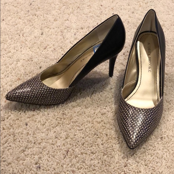 NWB Audrey Brooke Black/Snake Skin Heels - Picture 2 of 6